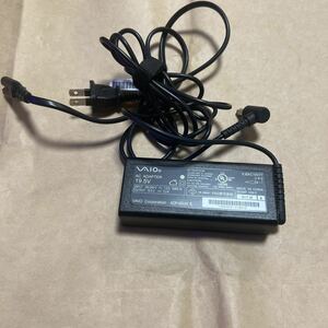 [ used ]#285# VAIO AC ADAPTER 19.5VAC adaptor 