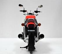 【アオシマ】1/12 ヤマハ Vmax 1200 1985～2007年レッド（ 商品№ 109618)の完成バイクモデル_画像7