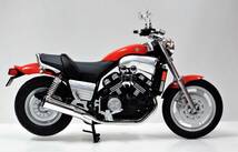 【アオシマ】1/12 ヤマハ Vmax 1200 1985～2007年レッド（ 商品№ 109618)の完成バイクモデル_画像5