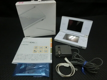 中古品 Nintendo ニンテンドー 任天堂 DS Lite クリスタルホワイト USG-001_画像1