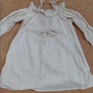 オフショルダートップス