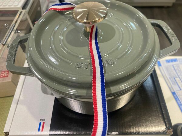 【新品・ラスト一点】staub ココット 新色ユーカリ 16 cm