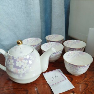 宇野千代　花うらら　ポット茶器　UC-8029 急須　湯呑み　5脚　茶器 茶器セット 湯呑 桜 花模様　花柄　鮮やか