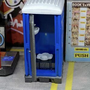 1:64 簡易トイレ 道路工事 イベント フィギュア 野外トイレ トミカサイズ ジオラマ MINI GT LBWK 日本未発売マテル MATTEL の画像10
