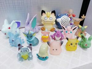 00442 【中古品】ポケモンキッズ他 レトロソフビ貯金箱 指人形などまとめ売り 1996年～97年製 クリアーカラー ピカチュウ 任天堂