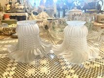 フランス　アンティーク　花型　ガラスシェード　ビンテージ　2個　ヴィンテージ 照明器具　ランプ　シャビーシック　プリンセスハウス風_画像3