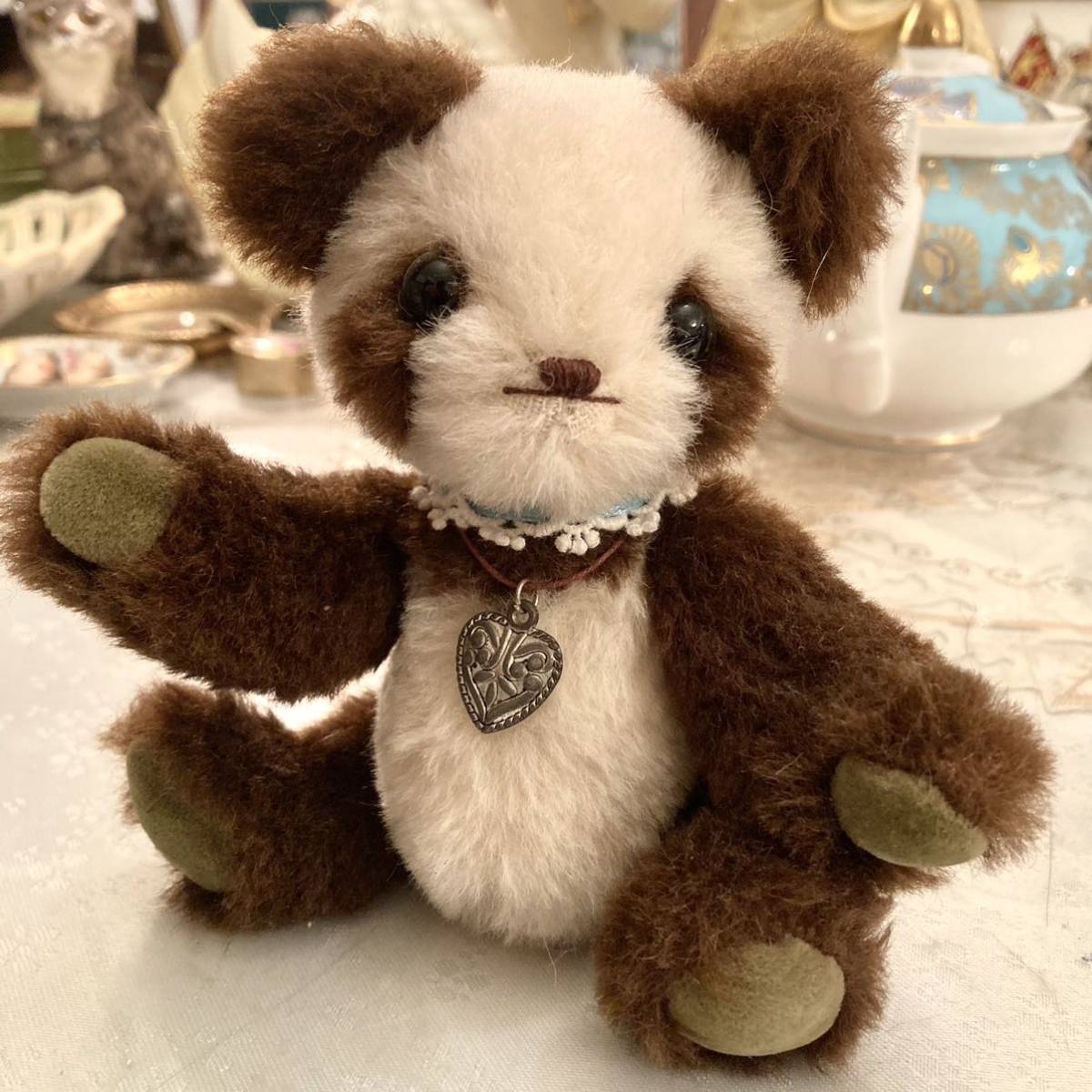 Trabajo del artista Un oso de peluche panda de peluche con 5 ojos de cristal articulados, juguete de peluche hecho a mano, oso de peluche, Osos de peluche en general, Longitud del cuerpo 10 cm - 30 cm