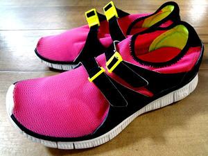 良品、レア! NIKE ナイキ FREE SOCKRACER フリー ソックレーサー ピンク/ブラック 2012年製 25cm US7 限定 アクアレーサー アクアソック