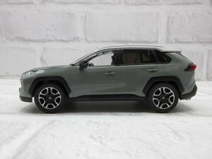 ミニカー 1/30 トヨタ RAV4 ラブフォー アドベンチャー アッシュグレーメタリック×アーバンカーキ ディーラー展示用 色見本 モデルカー