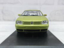 ミニカー　1/43　ミニチャンプス　フォルクスワーゲン　ゴルフ　GTI　1997　ゴールドメタリック　モデルカー_画像3