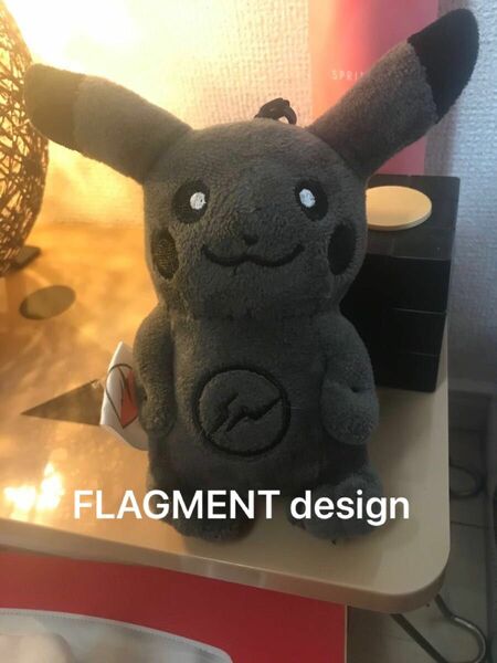 希少 FLAGMENT× Pokemon ピカチュウコラボぬいぐるみ