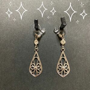 ハンドメイド　イヤリング　シンプル　シルバー　クリスタル