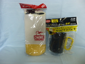 354♪CHUMSデザイン　アサヒ飲料ペットボトルケース　と　ウィルキンソン　カラビナマグカップ