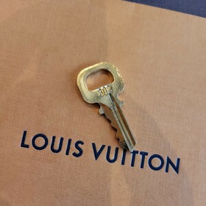 美品 Louis Vuitton パドロック カデナ 南京錠 ルイヴィトン 鍵 ゴールド 　番号　302　送料63円～