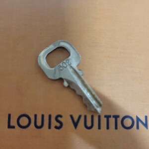 美品 Louis Vuitton パドロック カデナ 南京錠 ルイヴィトン 鍵 ゴールド 　番号　302　送料63円～