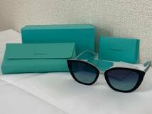 TIFFANY&Co. ティファニー サングラス 眼鏡 TF4152 8001/9S 55□18 140 2N 黒縁 レンズカラー：ブルー系 グラデーション_画像1