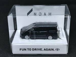 ★★新品 非売品 トヨタ ノア NOAH LEDストラップ ミニカー キーホルダー ブラキッシュアゲハガラスフレーク〈221〉