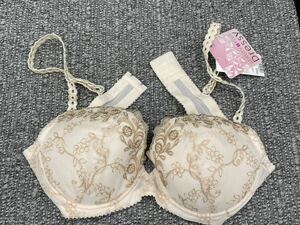 １１　未使用タグ付き　【少しタバコの匂いがします】ワコール　WACOAL　BEAUTY PLUS Dressy　ブラジャー　Ｄ７５