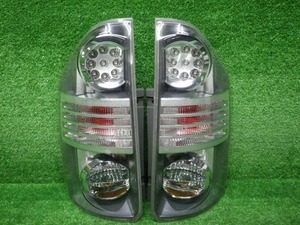 トヨタ　ZRR20/75　ヴォクシー　前期　テールレンズ　左右　28-199　LED確認済み　230915062