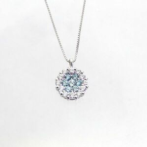 ◎中古美品◎１８金ＷＧ　ブルーダイヤ，ダイヤ　計 0.50ｃｔ　ペンダント付ネックレス