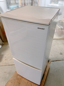 程度良好 SHARP シャープ ノンフロン冷凍冷蔵庫 SJ-D14F-W 2020年製 ２ドア 冷蔵庫 単身 一人暮らしに 引取歓迎 茨城県 0920な2 H 240
