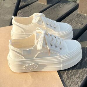 クラウドホワイトシューズスカート付きガールズオールマッチカジュアルニッチデザイン通気性のあるキャンバスレディースシューズ