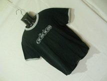 ssy7193 adidas アディダス 半袖 Tシャツ ブラック ■ フロントプリント ■ クルーネック 綿100 Mサイズ_画像1