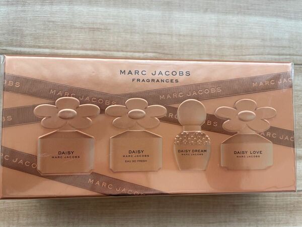 MARC JACOBS レディースミニチュアコフレセット 4pcs 未使用品