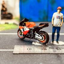 【ZZ-035】1/64 スケール ホンダ CBR600RR レプソル バイク フィギュア ミニチュア ジオラマ ミニカー トミカ_画像4