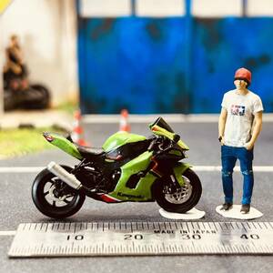 【ID-072】1/64 スケール カワサキ ZX-10R バイク フィギュア ミニチュア ジオラマ ミニカー トミカ