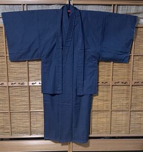 男着物 紬アンサンブル 正絹紬織 濃い紺の無地 茶道具の羽裏柄 M314