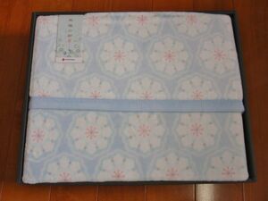 o.. kind cotton blanket! one annual possible to use! west river! made in Japan! cotton blanket [ manner .. capital ] blue group 