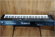 Roland ★ ローランド ★ デジタルピアノ ステージピアノ 88鍵 シリーズ最高峰モデル ★ RD-700SX ケース・スタンド・椅子・ペダル付属_画像5