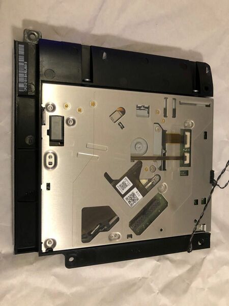 iMac mid2011 27インチ　DVDドライブ　動作品外し　ジャンク扱い