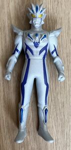 ◆ウルトラマン ウルトラヒーローシリーズ ウルトラマンゼロ ビヨンド 中古 ソフビ フィギュア 2017 バンダイ