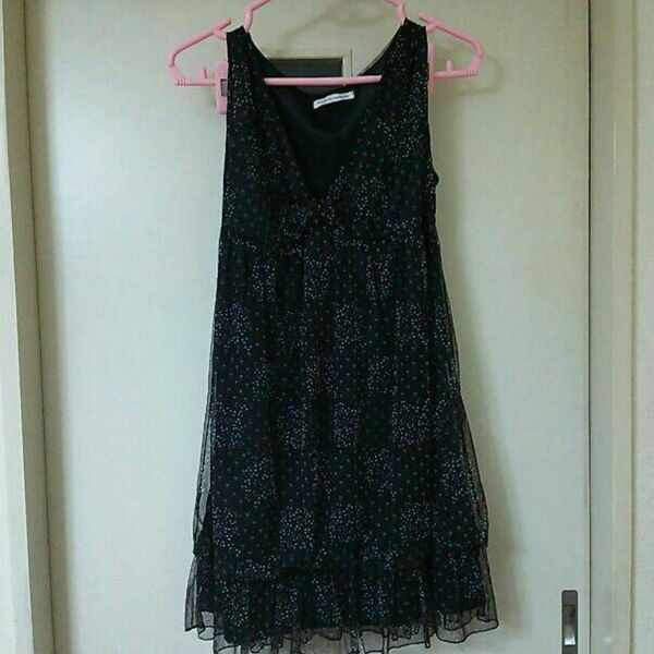 美品 小花柄ワンピース Msize