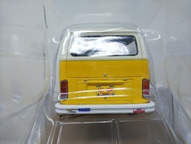 ■ GREENLIGHTグリーンライト 1/24 1978 VOLKSWAGEN TYPE (T2) BUS イエロー×ホワイト フォルクスワーゲン・バス モデルミニカー_画像3