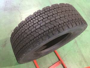 w409-1-11 ☆245/70R19.5 BS 再生スタッドレスW900 中古1本！ スペア用に♪ k40