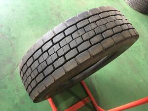 x699-3-8 ☆245/70R19.5 ダンロップ再生（BS台） 中古1本！ スペア用に♪ k40