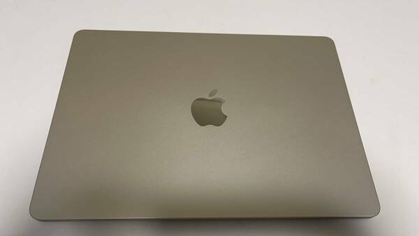 『送料無料』Apple MacBook Air 13.6インチ M2 カスタマイズモデル 充電50回 2023年モデル /SSD 256GB /メモリ 16GB スターライト 超美品