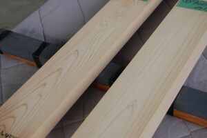 桧 ヒノキ（岐阜産） 2本で6900円 9年乾燥 角材 材木 木材 新品