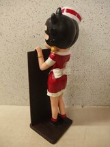 0930529k【サイズB】Betty Boop 看板付き 特大人形 ベティブープ/置物/ベティちゃん/ディスプレイ/ビンテージ/H76cm程/中古品_画像3