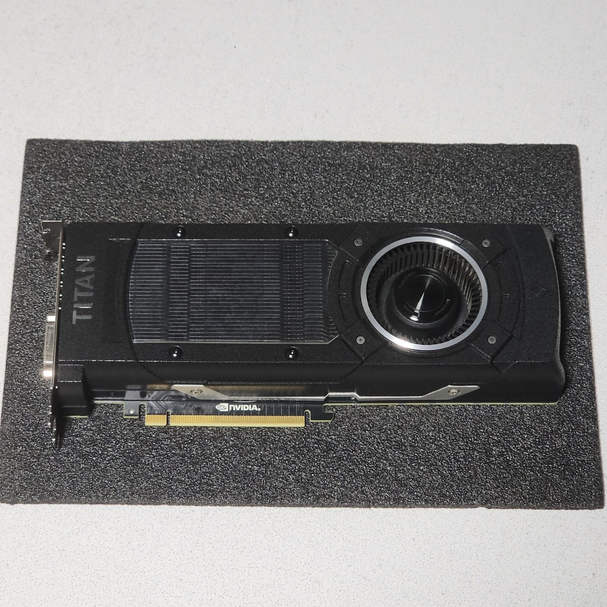 ヤフオク! -「gtx titan」の落札相場・落札価格