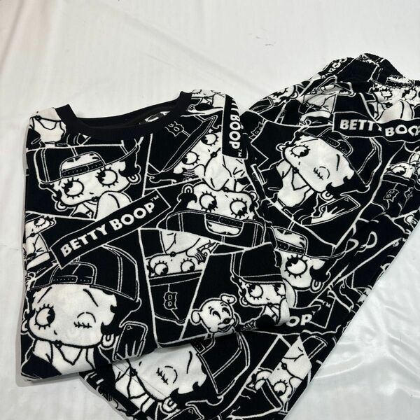 新品未使用　bettyboop ベティちゃん　ルームウェア　パジャマ　Tシャツ ハーフパンツ　パイル生地　ユニセックス