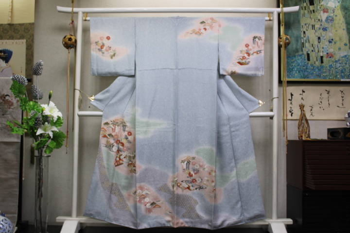 Кимоно Konjaku 5767 Подвесная одежда для посещения, широкий воротник и подкладка из чистого шелка, дизайн герба, бледно-голубой основной цвет, ручная роспись маки-пастой (под мрамор) нитками, длина 156 см, женское кимоно, кимоно, Платье для посещения, Индивидуальный
