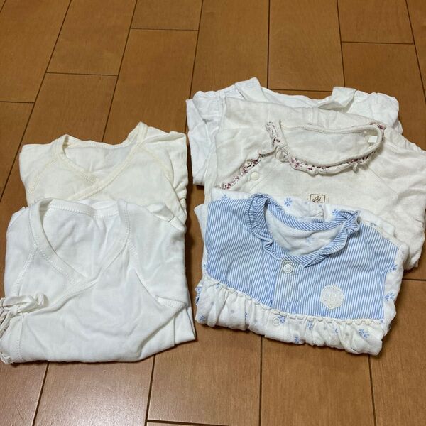 短肌着2枚、ロンパース3枚 最後のページにコンビ肌着2枚(赤ちゃんの城とオオサカヤ)
