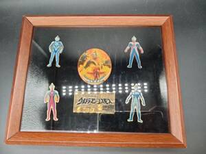  present condition goods Ultraman Cosmos 2 pin z set frame 