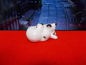 # cat ( white cat ) # ceramics. miniature Thai kingdom made 