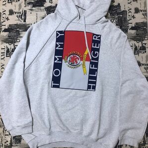 【希少】VETEMENTS× TOMMY HILFIGERコラボ商品パーカー