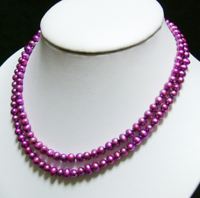 貴重色！天然淡水真珠の２連ネックレス　シックな紫パール（染め）